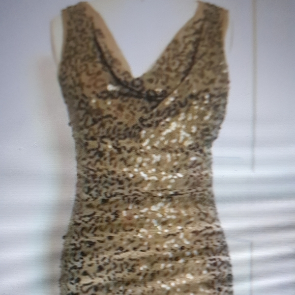 Elegant pure White sequin Dress - Picture 4 of 5